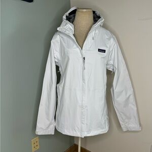 Patagonia White waterproof Rain Jacket Women’s L
